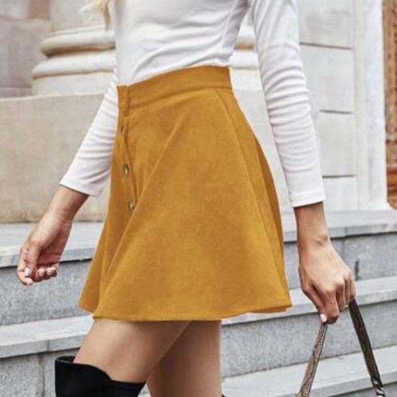 Corduroy Camel button closure camel mini skirt Minimalist - Picture 5 of 6